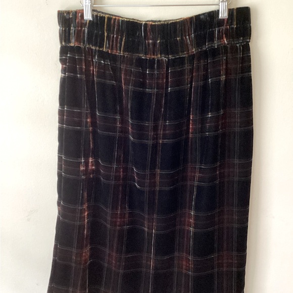 J Crew Women’s Velvet Midi Pencil Skirt Size PL NWT. - Picture 1 of 4